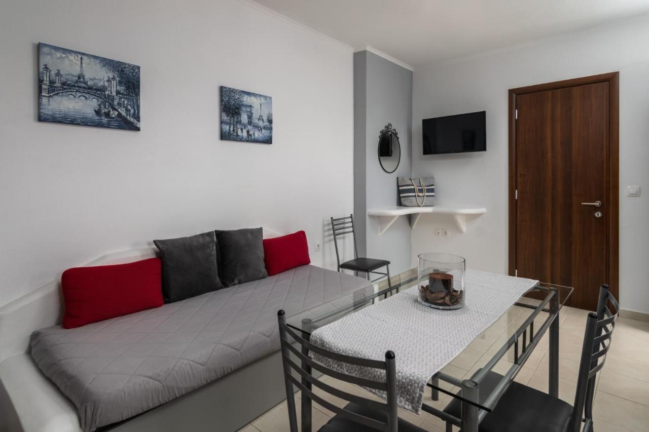 Sunny Deluxe Jacuzzi Apartment Peran Triovasalos Exterior photo