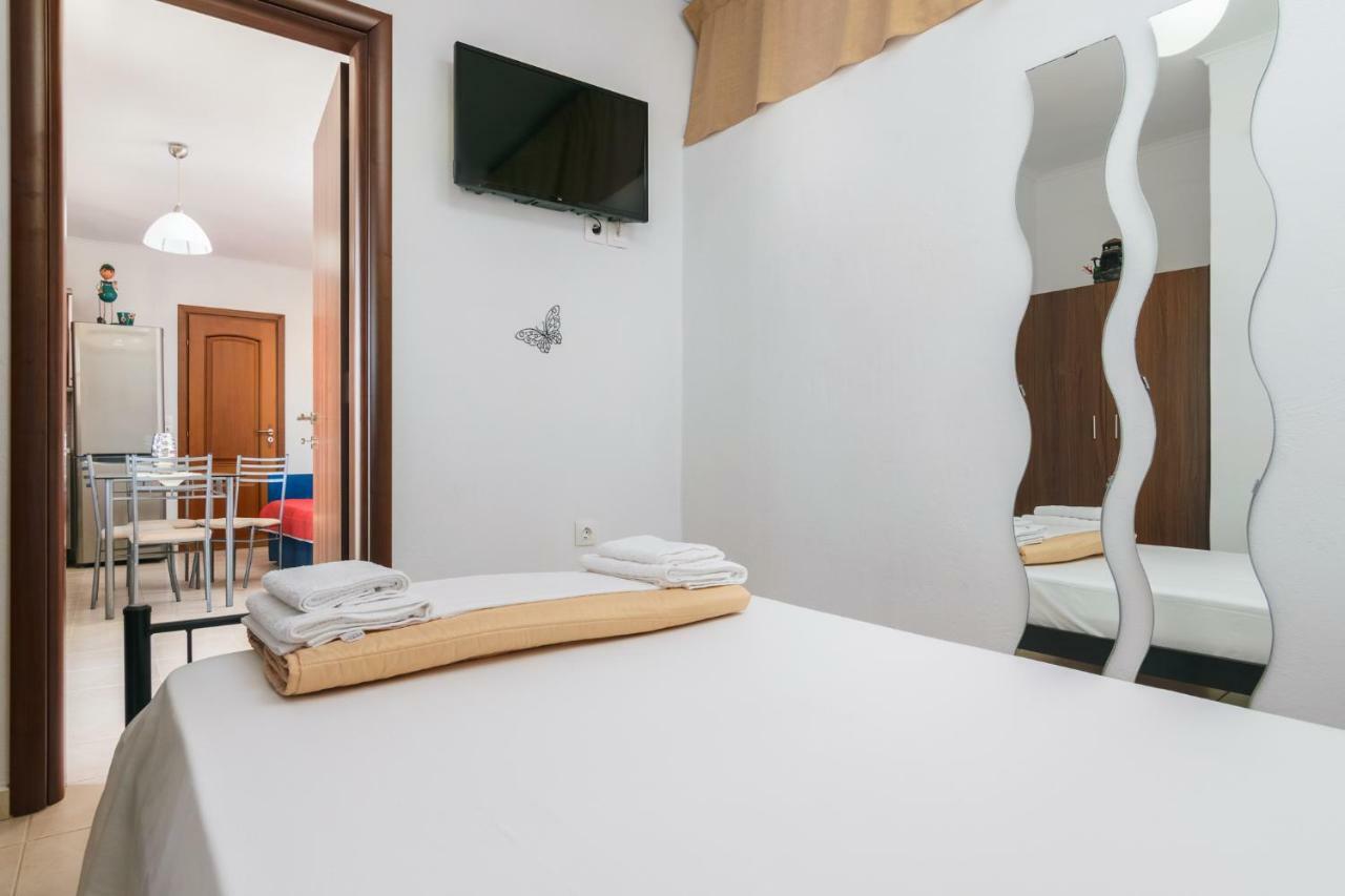 Sunny Deluxe Jacuzzi Apartment Peran Triovasalos Exterior photo
